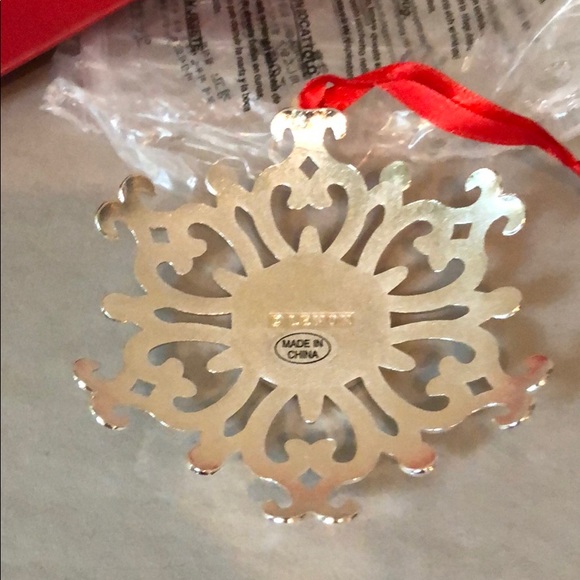 Lenox Bejeweled Snowflake Ornament Silverplate - Picture 3 of 6